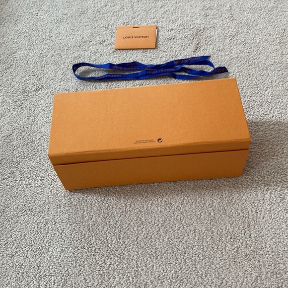 Louis Vuitton Gift Box / Gift Tag - Picture 10 of 10
